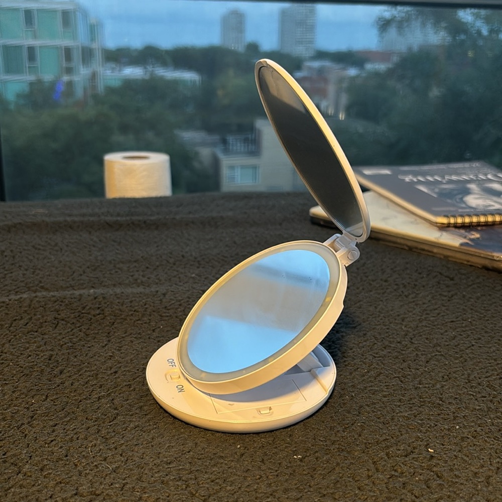 GloTech Compact Mirror - Picture 5 of 5